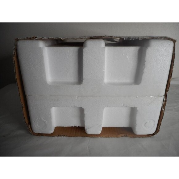 Disney's Hawthorne Village Nightmare Before Christmas Lizard House Black Light - Picture 7 of 7